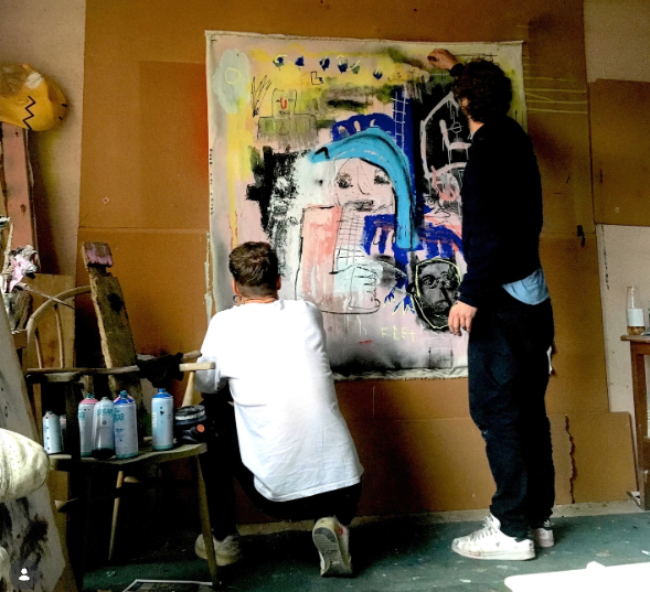 James Green et Monsieur Jamin peignant ensemble en atelier pour l'exposition PROOF